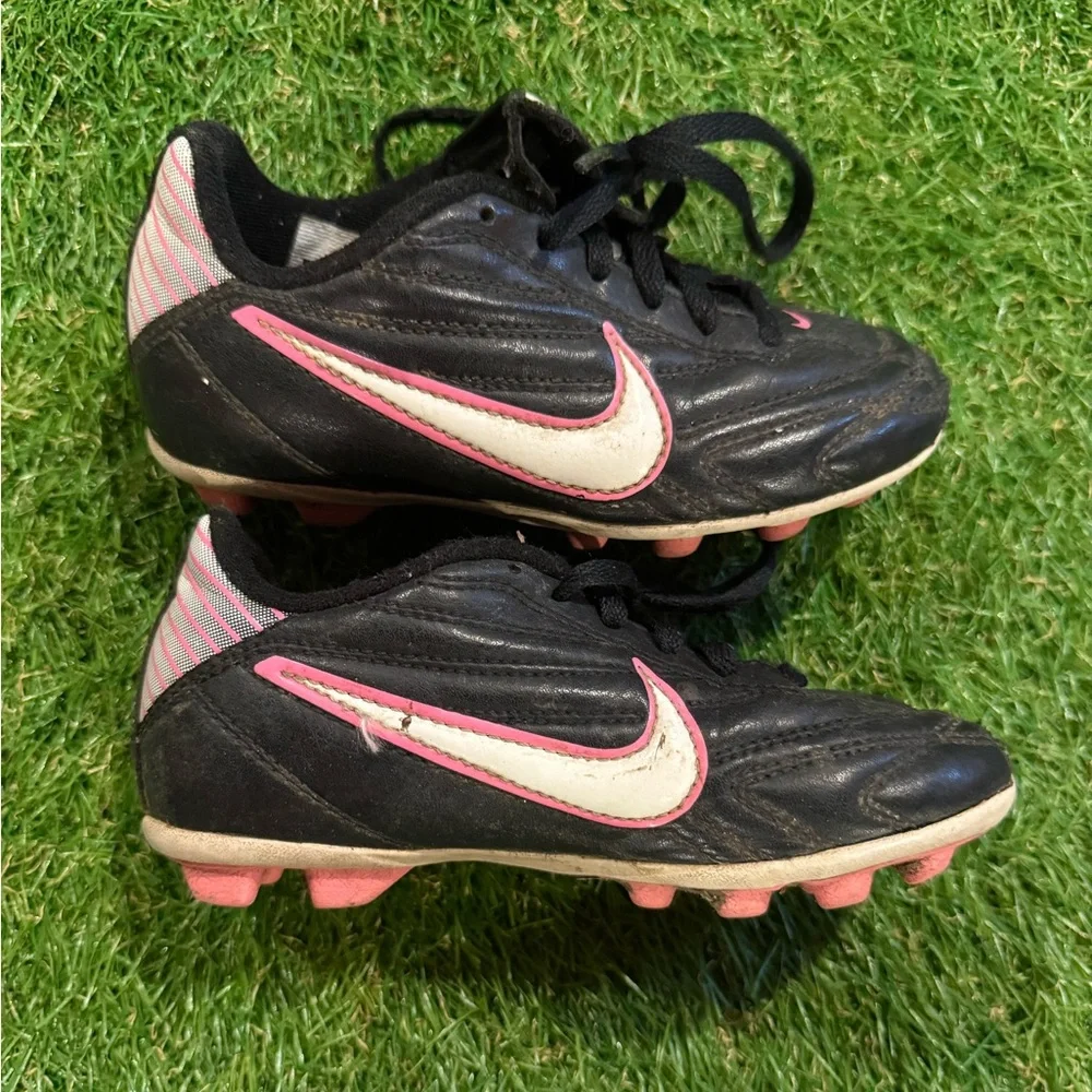 Nike Black and Pink Athletic Cleats